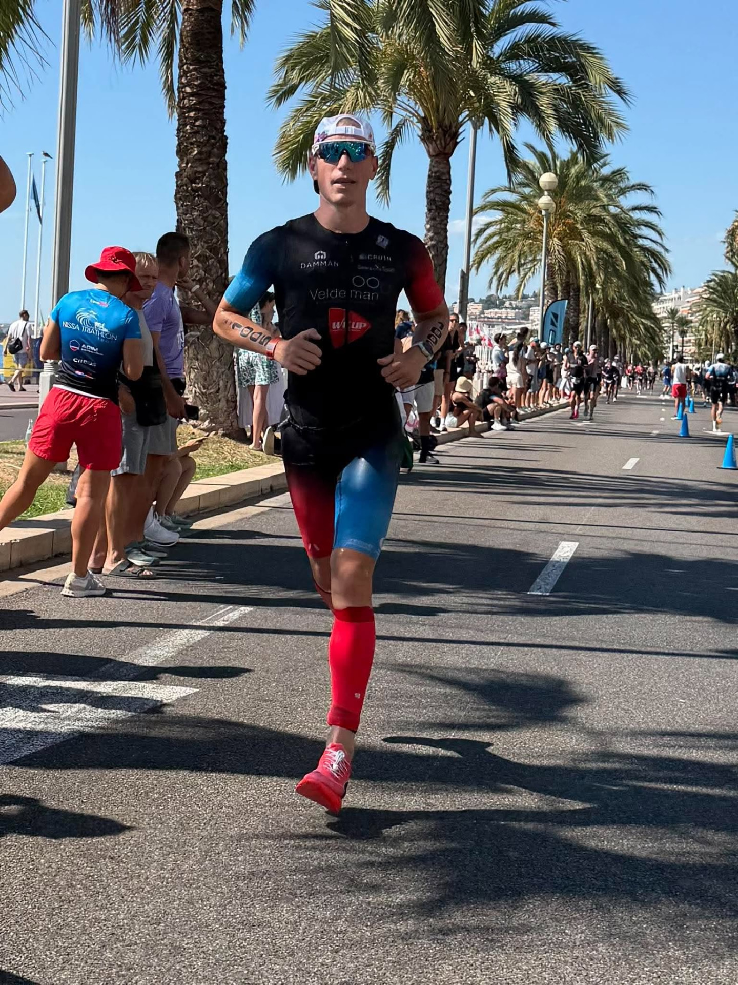 Steffen tijdens het lopen op het WK Ironman 70.3 in Nice